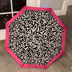 2012 LTD ED VICTORIA'S SECRET SIGNATURE LG PINK BLACK WHITE GRAFFITI UMBRELLA